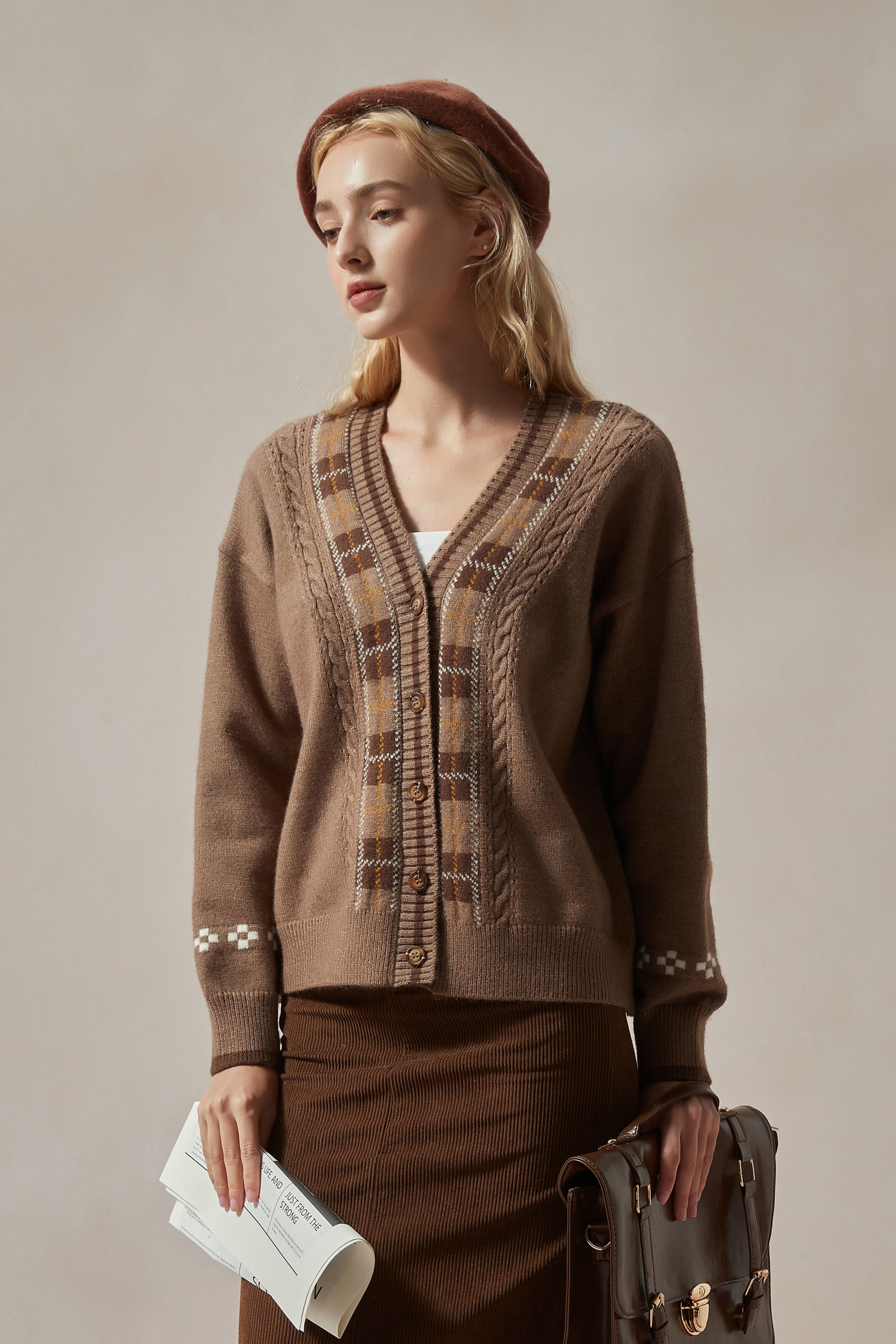 トップス vintage brown faded cardigan Dark Academia Outfits - Timeless & Trendy Wardrobe Ideas for the